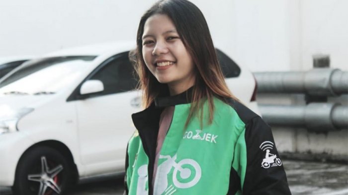YUK KENALAN...Namanya Ismi Hidayah, Mahasiswi Cantik yang Tak Malu Jadi Pengemudi Ojek Online 