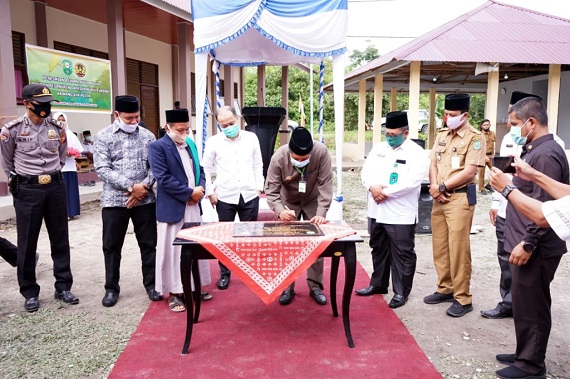 Bupati Siak Resmikan Asrama Putra dan Putri Ponpes Tahfidz Nurul Furqon, Ini Pesannya...