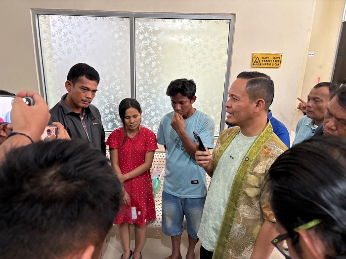 Agung  Bezuk Anak yang Jadi Korban Serangan Gajah Liar