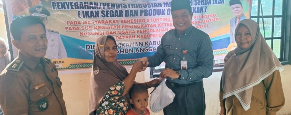 Cegah Stunting, Dinas Perikanan Kuansing  Beri Paket Makanan Serba Ikan