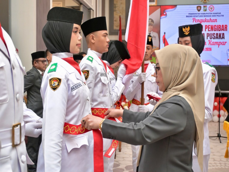 Wakil Bupati Kampar Kukuhkan 30 Pasukan Paskibraka