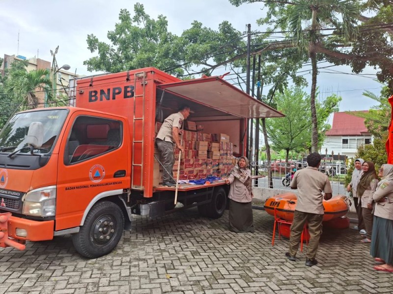 BPBD dan Dinsos Riau Kirim Bantuan Darurat Korban Banjir Kemuning Inhil