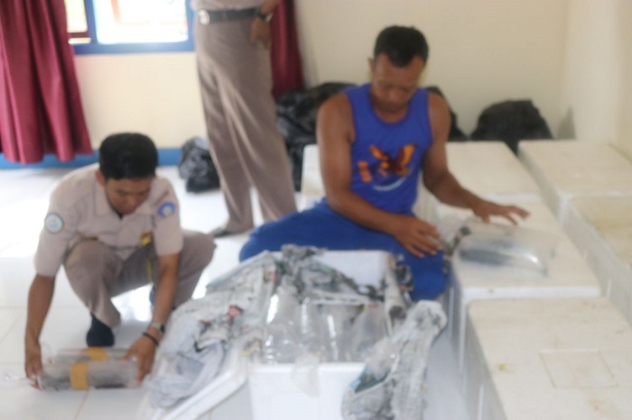 Sat Polairud Polres Inhil Amankan 8 Kotak Baby Lobster, Speed Boat dan ABK Ditangkap