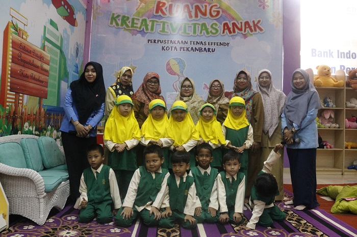 Keseruan Anak TK Aisyiyah jadi  Lakukan Eksperimen Sains di Perpustakaan Tenas Effendy