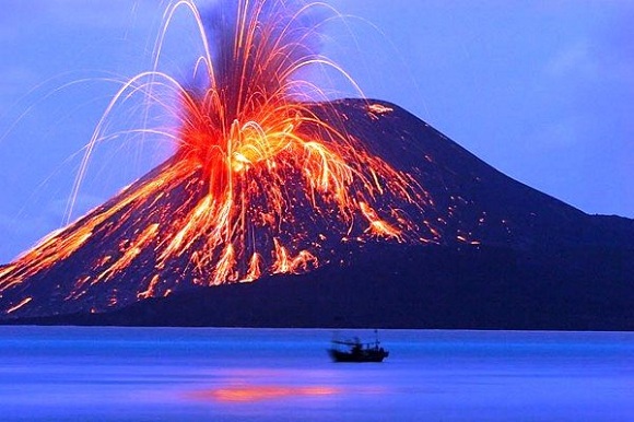 UPDATE: Status Anak Krakatau Naik Dari Waspada ke Siaga