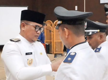 Zukri Lantik Tiga Kepala Desa PAW, Fokus pada Kemiskinan dan Pelayanan Masyarakat
