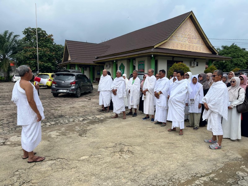 Pertemuan Terakhir KBIHU Arofah Kuansing Fokuskan Praktik Ibadah Haji 156 JCH