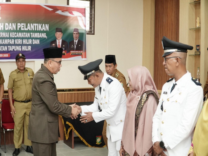 Tiga Penjabat Kepala Desa di Kampar Dilantik