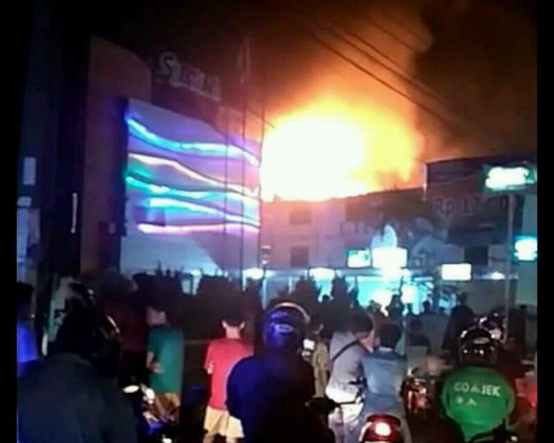 Syukurlah, Kebakaran di Hotel Linda  Pekanbaru Berhasil Dipadamkan 