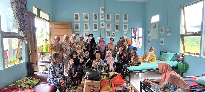 Forum Anak Inhil Berbagi Kebahagiaan Bersama Lansia di Panti Bhakti