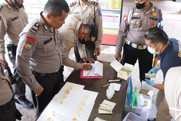 Bid Propam Polda Riau Lakukan Penegakan dan Penertiban Disiplin di Mapolres Kuansing