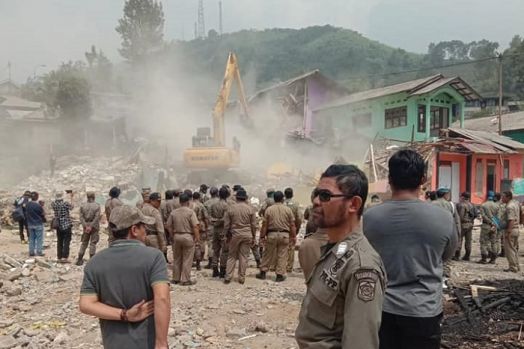 Tragis! Sehari Jelang Ijab Kabul, Rumah Calon Mempelai Perempuan Dibongkar Satpol PP