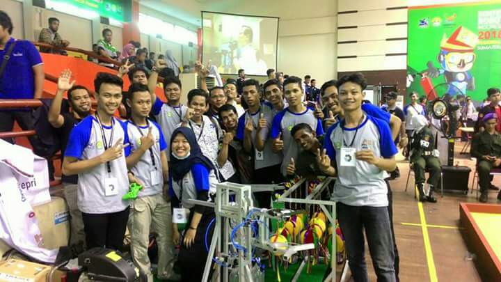 Mahasiswa Polbeng Raih Juara 2 dan 3 di Ajang Kontes Robot Indonesia Tingkat Regional  di Pekanbaru