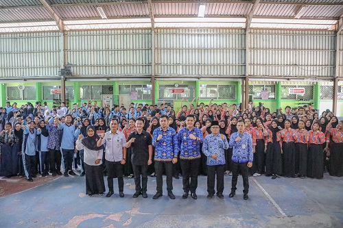 Pemko dan Polres Dumai Lakukan Sosialisasi di SMANSA Tangkal Hoax dan Bullying