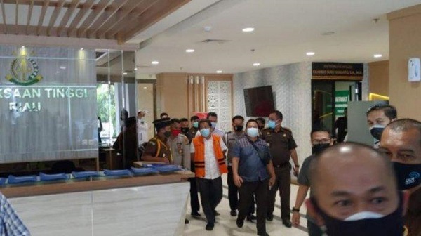 Ditetapkan Tersangka, Yan Prana Jaya Ditahan Kejati Riau