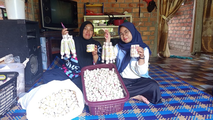 Kukerta UNRI Berdampak Dampingi UMKM Selatbaru  Melalui Pembuatan Google Maps dan QRIS