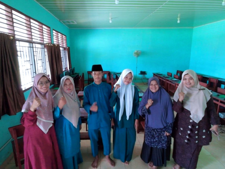 Siswa SMPN 1 Kampar Kiri Hilir Ukir Prestasi di 10 Besar Nasional Olimpiade Literasi Kebangsaan