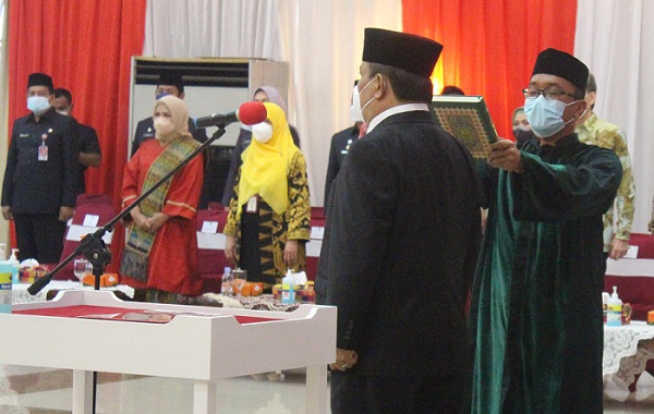 Dilantik, SF Hariyanto Resmi Menjabat Sekdaprov Riau