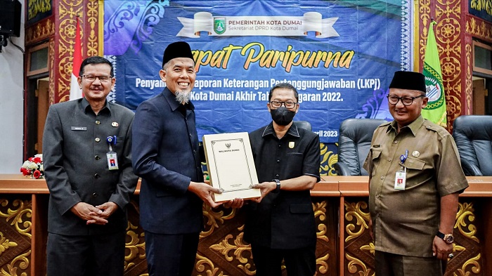 Wali Kota Sampaikan LKPJ Tahun 2022 Dalam Rapat Paripurna  DPRD  Dumai