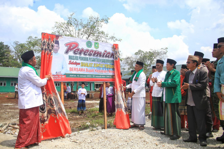 Buparti Adil Resmikan Masjid Ponpes Baburrohmah Sungai Tohor Barat