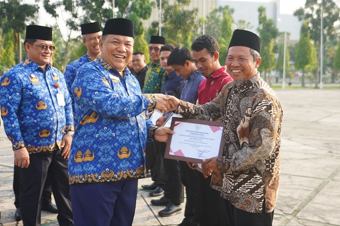 Harkopnas, 10 Koperasi Lintas Daerah di Riau  Terima Penghargaan