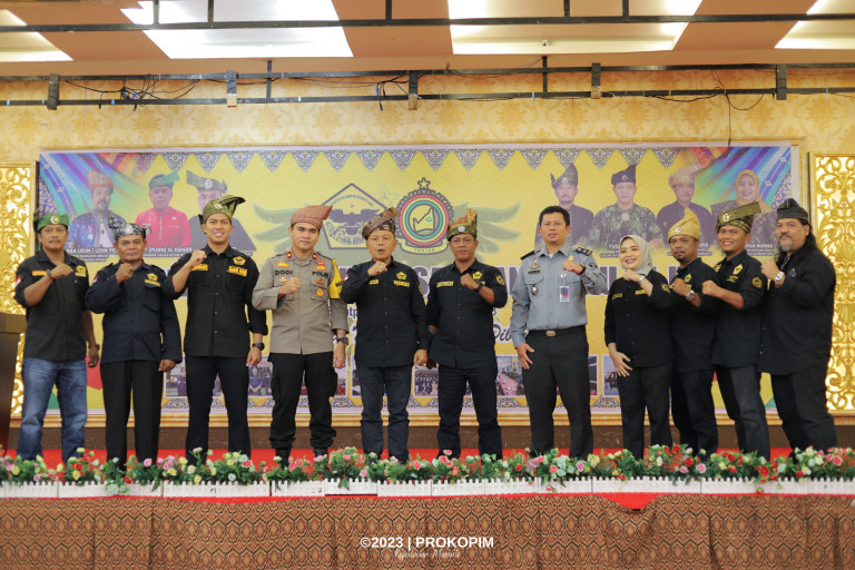 Hadiri Milad Gagak Hitam, Plt Bupati Asmar Ajak Sukseskan Pemilu 2024