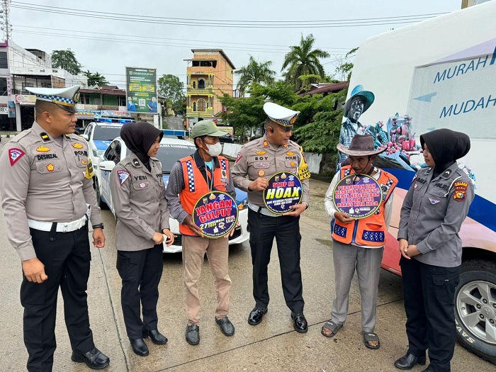 Sat Lantas Polres Kuansing Patroli Cooling System Pilkada Damai 2024 di Teluk Kuantan