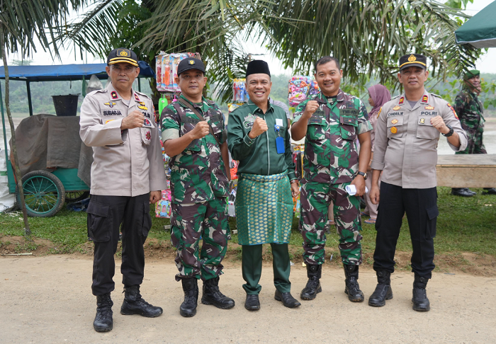 Buka Pacu Jalur Sentajo, Bupati Kuansing Apresiasi Perhatian Danrem 031 WB Terhadap Budaya Pacu Jalur