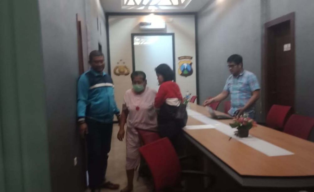 Oh Tuhan! Ngaku Capek Merawat karena Sakit, Lasi Gorok Leher Anak Gadisnya hingga Tewas Mengenaskan 
