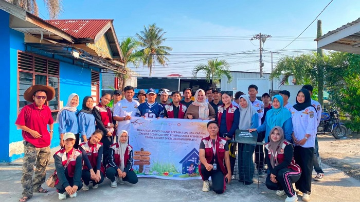 Kolaborasi  Kukerta Unri bersama LPS dan Karang Taruna Buat  Trash Barrier di Bumi Ayu