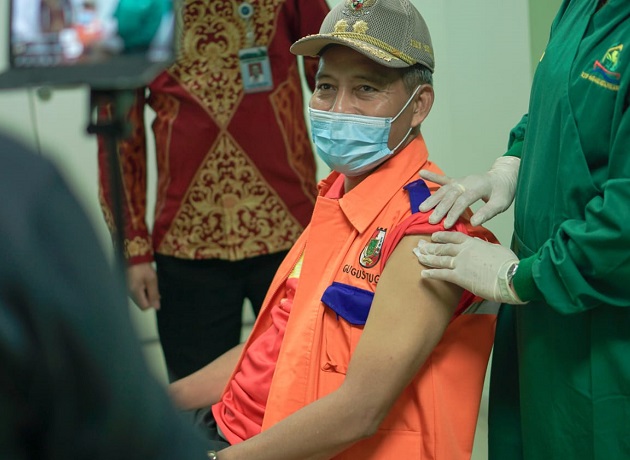 Wawako Pekanbaru Terima Suntikan Kedua Vaksin Covid-19 di RSD Madani