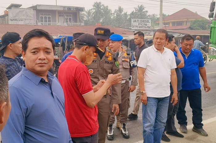 Cek Drainase dan Kebersihan, Wabup Hendrizal Sidak Pasar Soegih Belilas