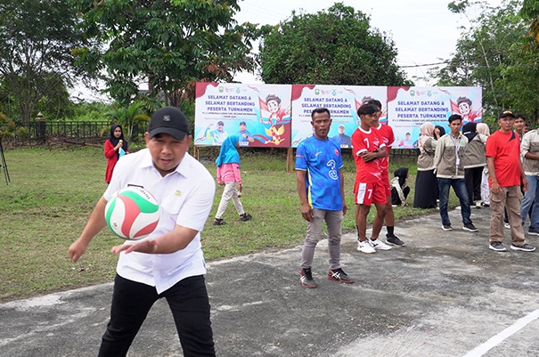 Wakil Bupati Siak Buka Turnamen Voli di Mempura