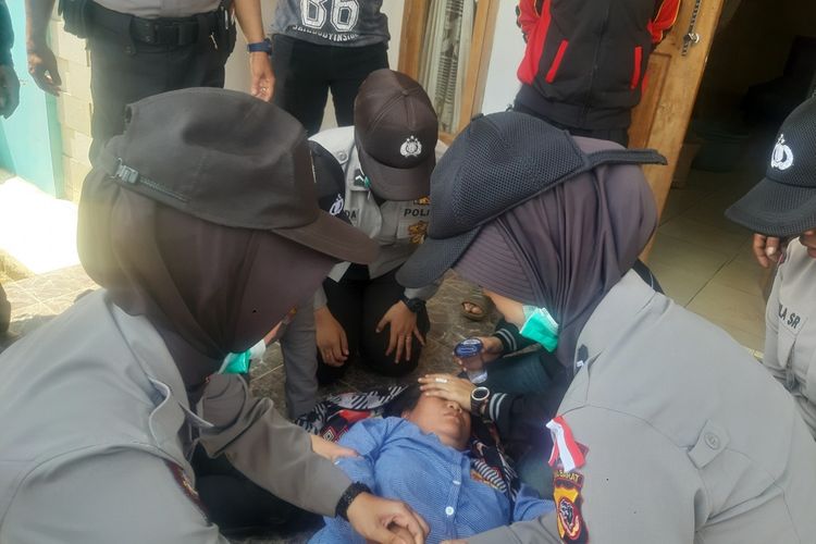 Rumahnya Digusur, 'Pak Jokowi Tulung Lihat Kami, Pembangunan Tol Sengsarakan Kami'