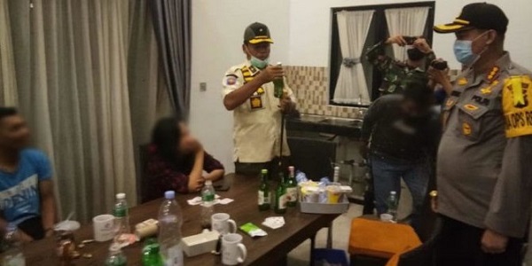 5 Remaja Pria dan 3 Wanita di Pekanbaru Sewa Villa Bali View Buat Mabuk, Ini Yang Mereka Tenggak Saat Corona...