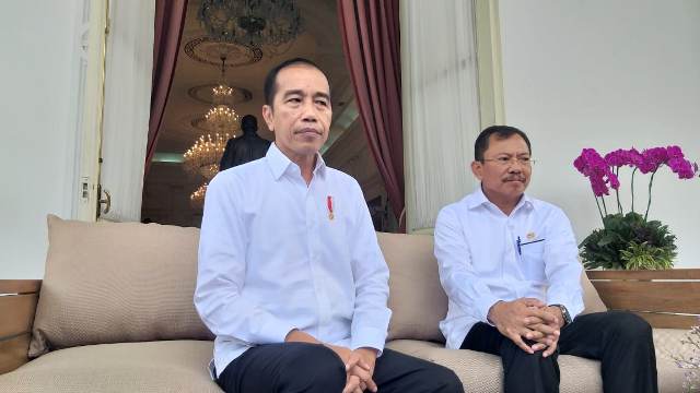 Pemerintah Dinilai Lamban Urus Wabah Corona, Pengamat: Staf Ahli Istana Terlalu Banyak Omong Kosong