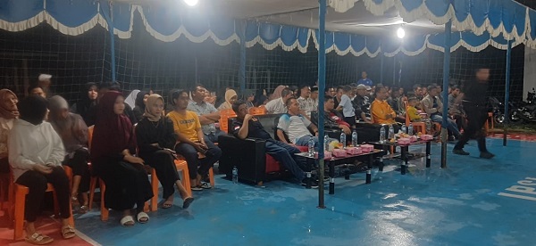 Ketua KONI Dampingi Ketua DPRD Tutup Turnamen Bola Voli Kades Cup III Desa Sungai Langsat