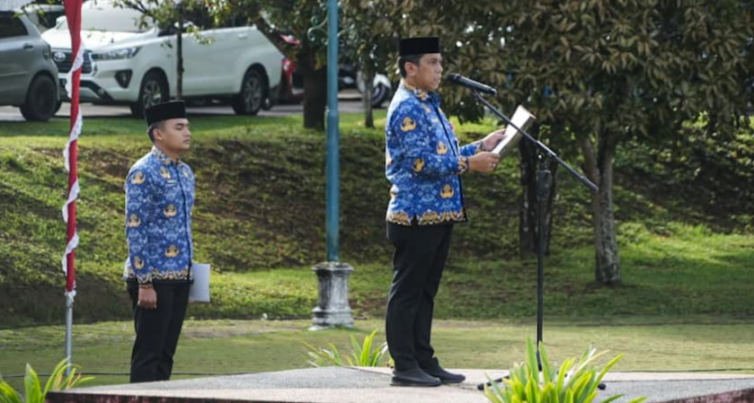Di Upacara Hardiknas, Sekda Tegaskan Komitmen Majukan Pendidikan Daerah