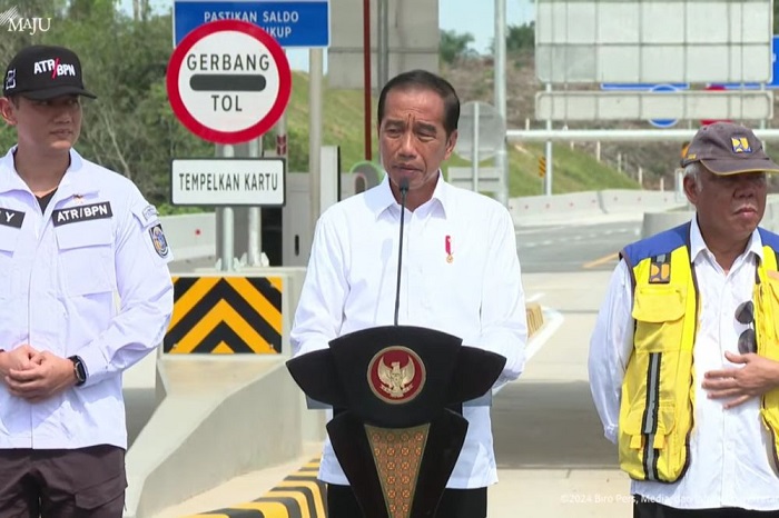 Presiden Jokowi Resmikan Tol Bangkinang - XIII Koto Kampar