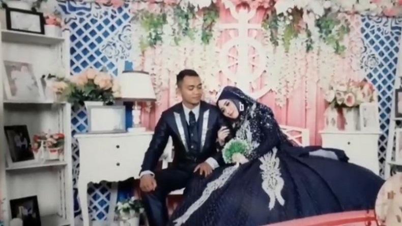 Geger! Suami Istri Tewas Terlentang di Kamar Kos, Suami Pegang Pisau, Darah Berceceran di Sprei dan Dinding