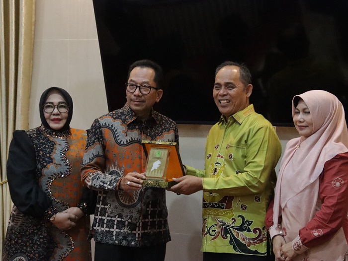 Bupati Inhil  Lakukan Ramah Tamah dan Jamuan Makan Bersama Kajati Riau