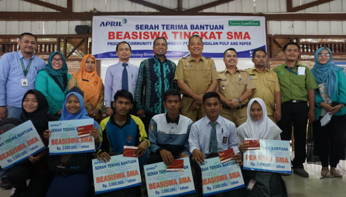 Terima Beasiswa CD PT RAPP untuk SMK, Sundari Bersemangat Lanjutkan Pendidikan