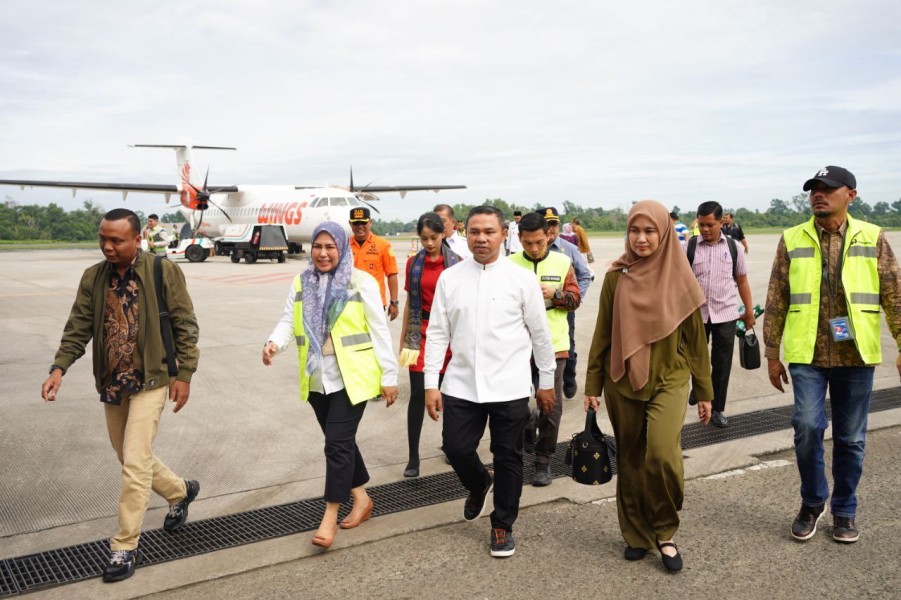 Penerbangan Perdana Pekanbaru - Rengat Resmi Diluncurkan di Bandara SSK II