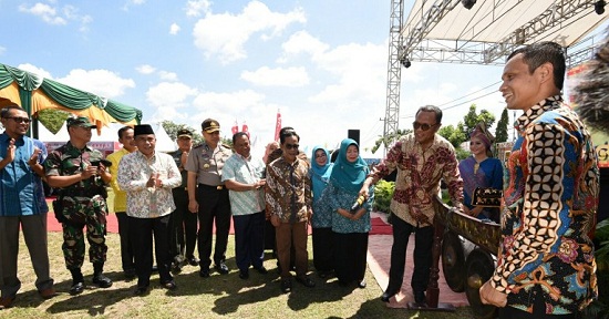 Promosikan UMKM, Bupati Kampar Buka Bazar Porprov IX