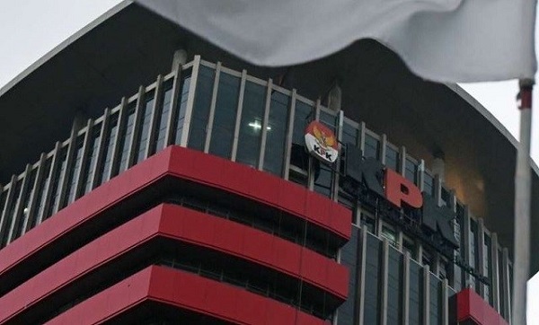 KPK Sebut Amankan 8 Orang Dalam OTT di Kuansing