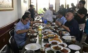 Pesan Sandiaga ke Warga Sumbar, 'Nasi Padang Tak akan Pernah Sepi, Jangan Takut Diboikot'