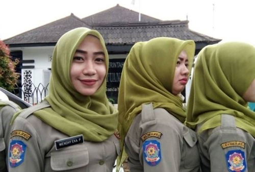 ASTAGAAA...Tak Terima Payudaranya Diremas saat Demo Massa PMII, Satpol PP Cantik Lapor Polisi