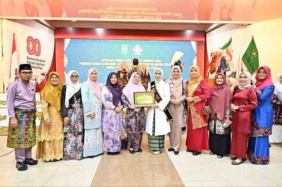 Bunda PAUD Bengkalis Dapat Penghargaan Sebagai Bunda PAUD Inspirator Parenting Positif