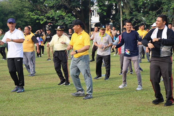 HUT Bhayangkara Ke 77,  Ribuan Peserta  Ikuti  Olahraga Bersama dan  Jalan Santai