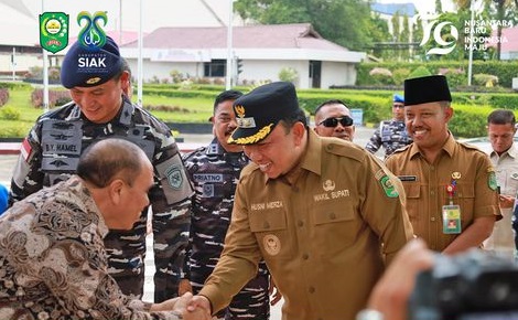 Wakil Bupati Sambut Kedatangan Komandan Lanal Dumai di Siak
